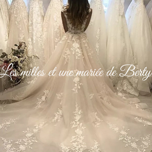 ROBE ROSELYNE Robe de mariée champagne léger , avec illusion corsage style vintage derrière cathédrale dentelle Berty Events Wedding planner & Boutique en ligne | www.bertyevents.fr robe de mariage